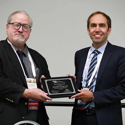 Prof. Alexander Drzezga receives the award