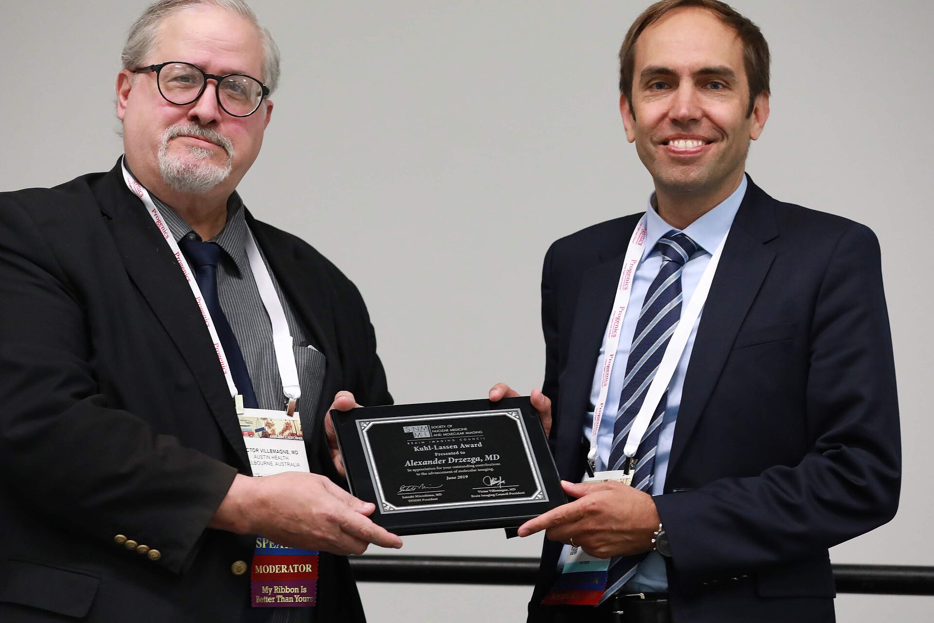 Prof. Alexander Drzezga receives the award