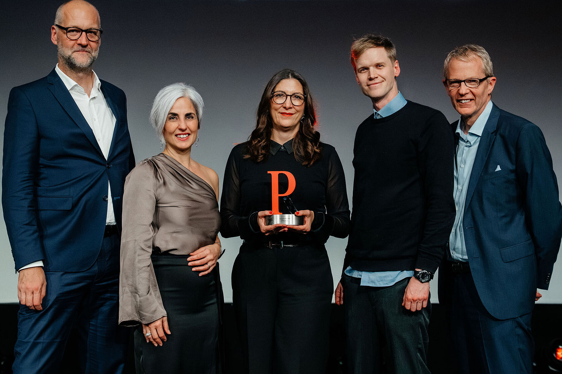 Gruppenbild mit Preis.