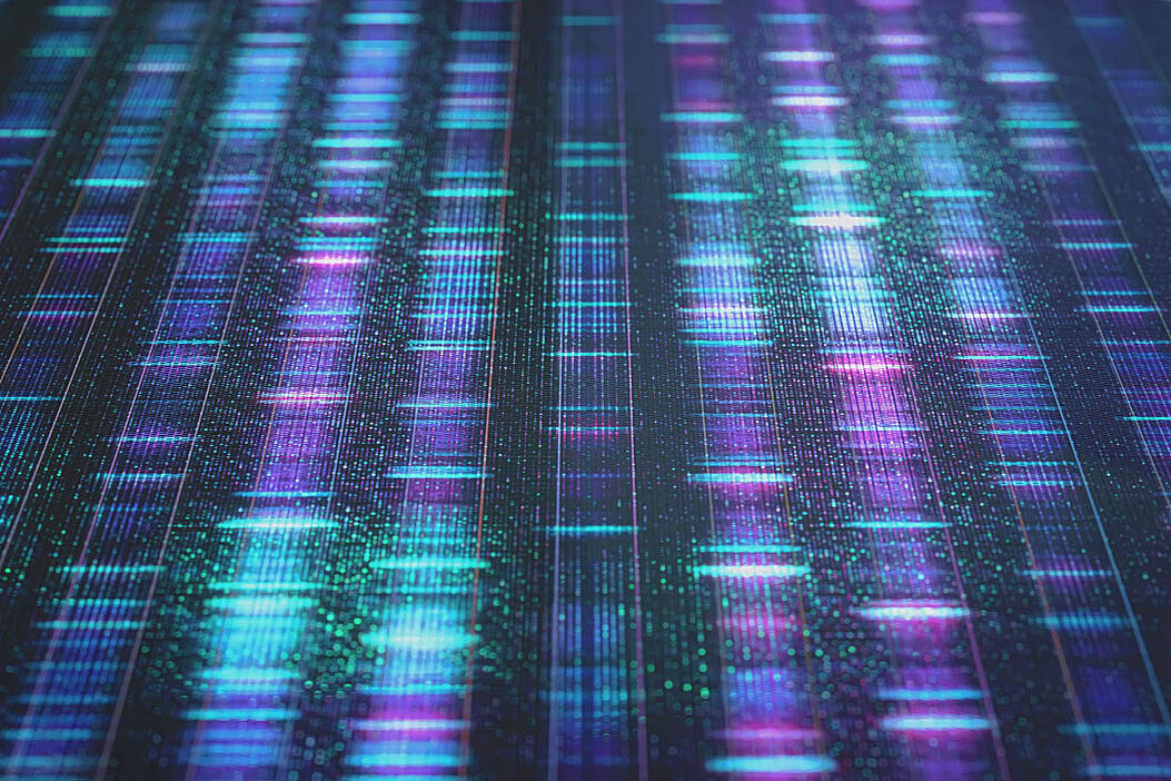 Die Grafik zeigt ein dichtes Raster aus vertikalen Spalten mit leuchtenden blauen, türkisen und violetten Markierungen. Die Muster erinnern an DNA-Sequenzierungsdaten, Genexpressionsprofile oder andere genomische Analysen. Die unterschiedlich intensiven Signale erzeugen den Eindruck großer biologischer Datensätze und moderner Bioinformatik- oder Genomforschung. Da keine Beschriftungen oder Skalen sichtbar sind, dient die Darstellung vor allem der Visualisierung komplexer genetischer Daten.